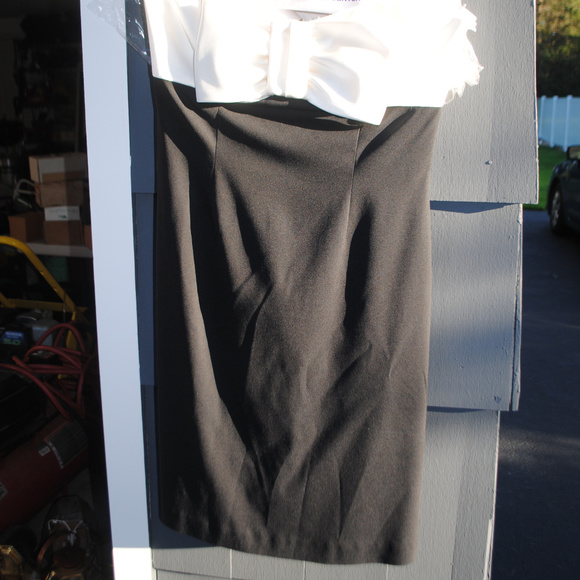 White(House) black (market) size 8 - Picture 1 of 6